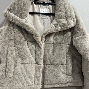 Abercrombie & Fitch mini puffer jacket grey fur